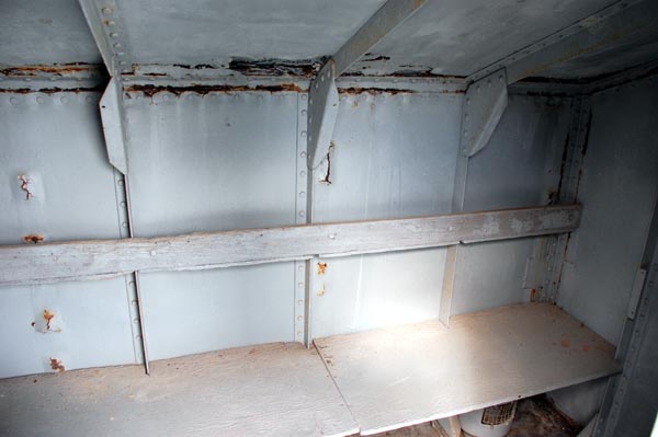 boffin_gun crew shelter inside 2012-09.jpg